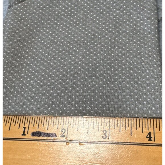 Gray Polka Dot Cotton Fat Quarter Fabric 18"x22" Sewing Quilting Craft Material - Picture 2 of 4